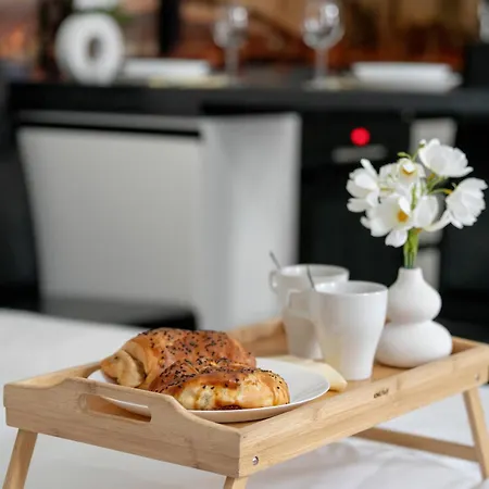 Przytulne Very Berry W Centrum Poznania By Renters פוזנן