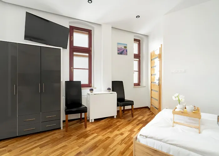 Przytulne Very Berry W Centrum Poznania By Renters 포즈난