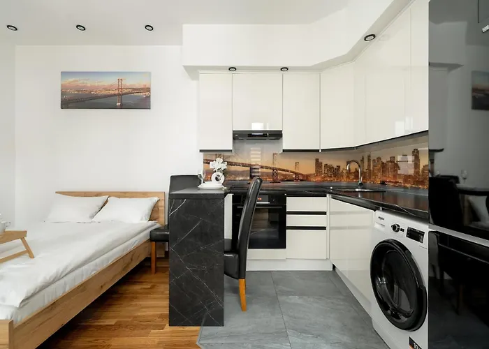 Przytulne Very Berry W Centrum Poznania By Renters