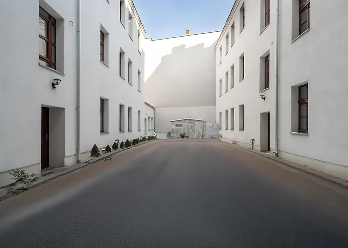 Przytulne Very Berry W Centrum Poznania By Renters Apartment